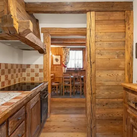 Chalet Atresort Au Coeur Des Neiges Indoor Pool&spa With 4 Bedroom - What'app - 0034-635-520-036 - For Reservations!! Villa Courmayeur