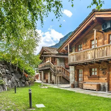 Chalet Atresort Au Coeur Des Neiges Indoor Pool&spa With 4 Bedroom - What'app - 0034-635-520-036 - For Reservations!! Villa *